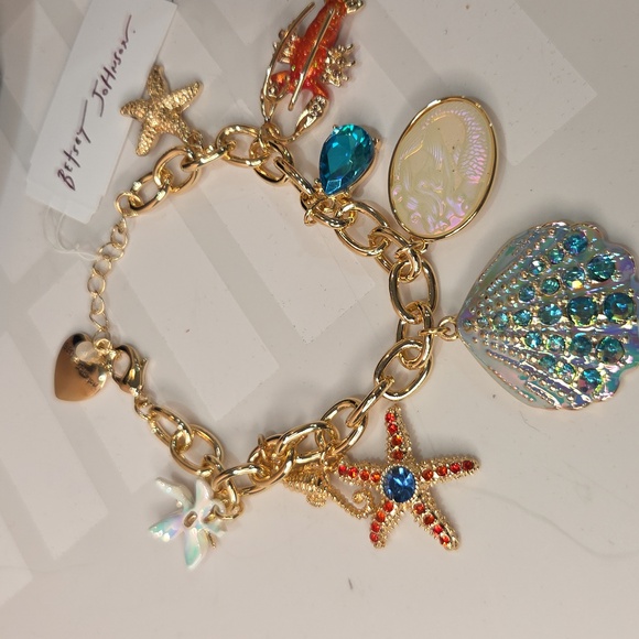 🔹️Betsey Johnson 🔹Nautical  Seashell Charm Necklace, Bracelet Ring Earring Set - Picture 15 of 17